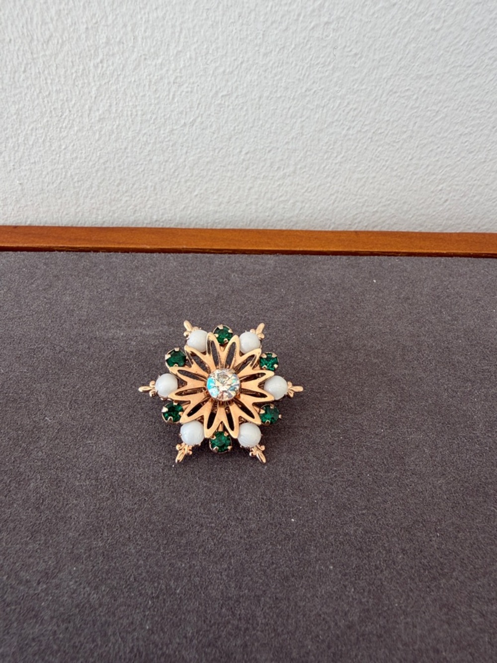 Vintage Snowflake Brooch – White Milk & Green Rhinestone Starburst